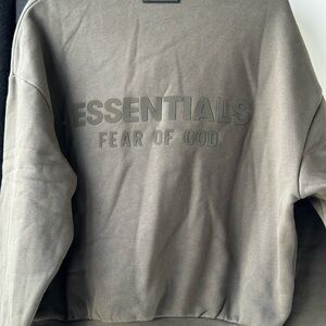 Fear of God ESSENTIALS Collar Sweatshirt